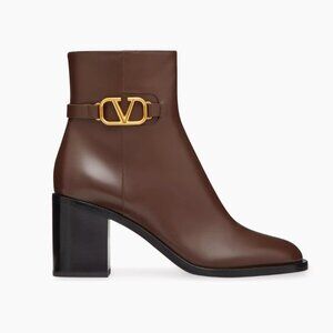 NWT Valentino Garavani VLogo Signature Calfskin Ankle Boots